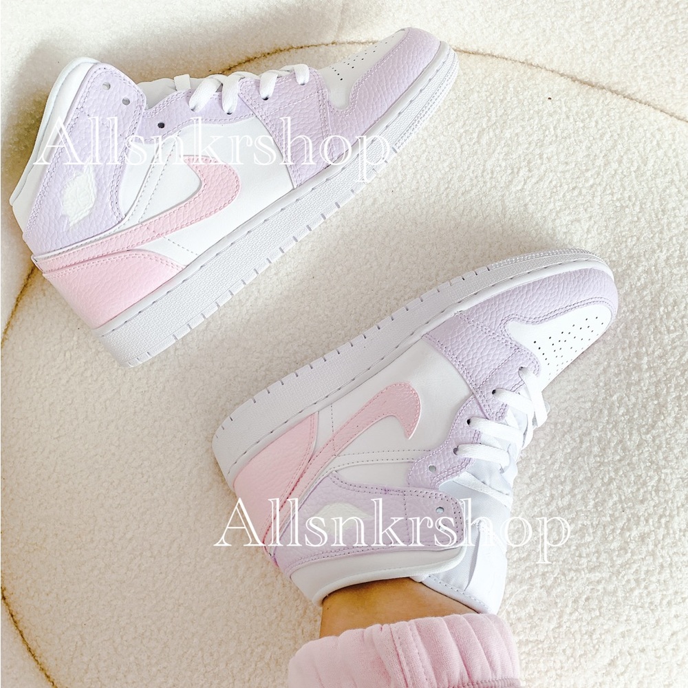 Nike air jordan 1 mid custom purple pink